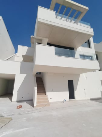 House in San Miguel de Salinas - view 1