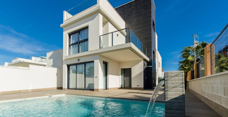 House in San Miguel de Salinas - view 1