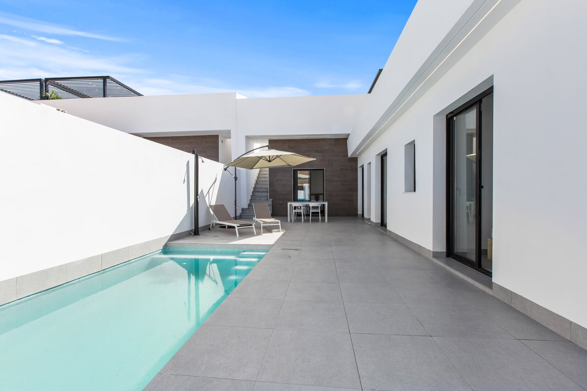 Villa in Roldan - Image 2