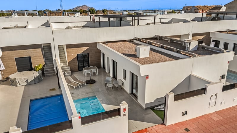 Villa in Roldan - view 1