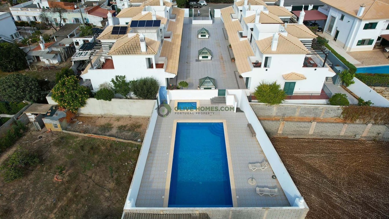 House in Almancil - Image 3