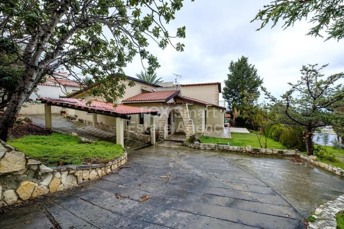 House in Tala - view 1