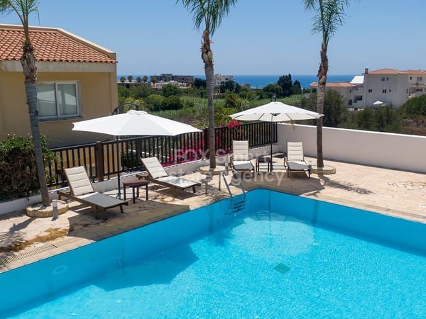 House in Chlorakas - view 1