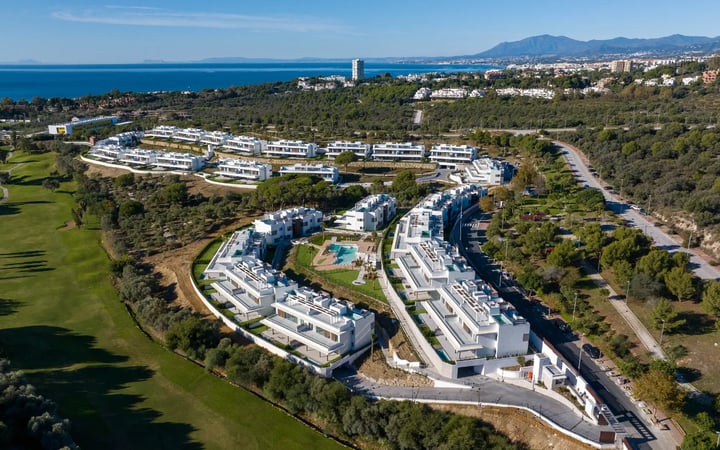 Apartment in Marbella Del Este - view 1