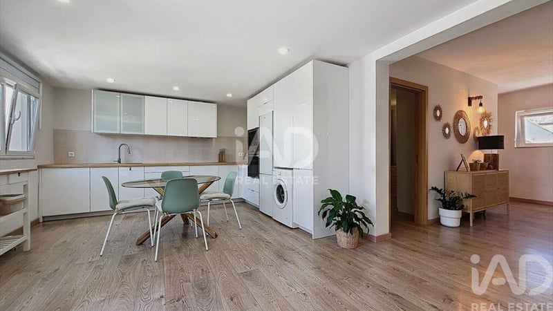 House in Quelfes - view 1