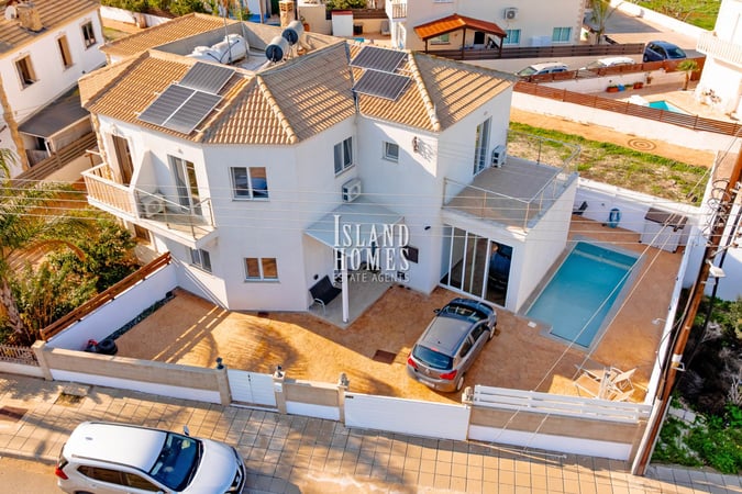 House in Frenaros - view 1