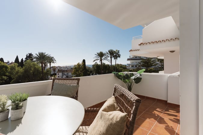 Apartment in Nueva Andalucia - view 1