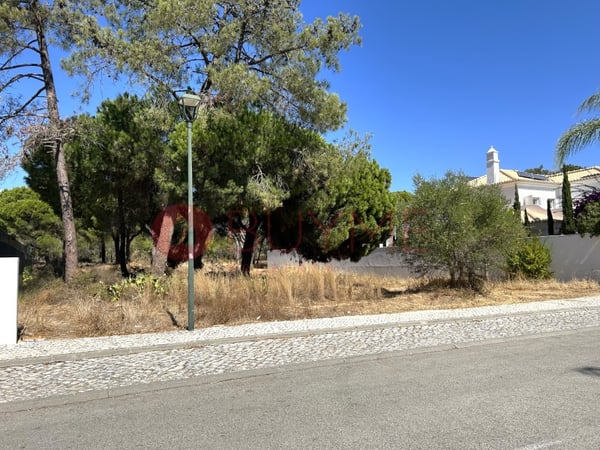 House in Almancil - view 1