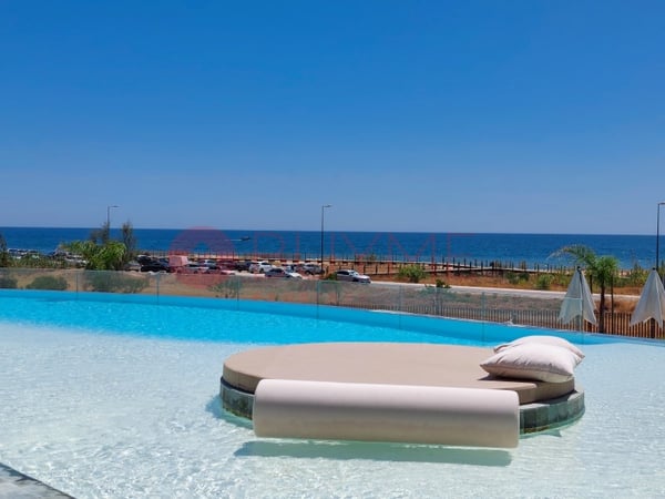 Apartment in Quarteira - view 1