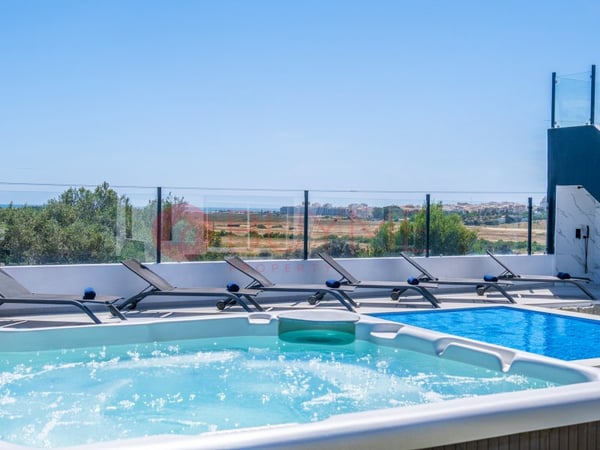 House in Pera - view 1