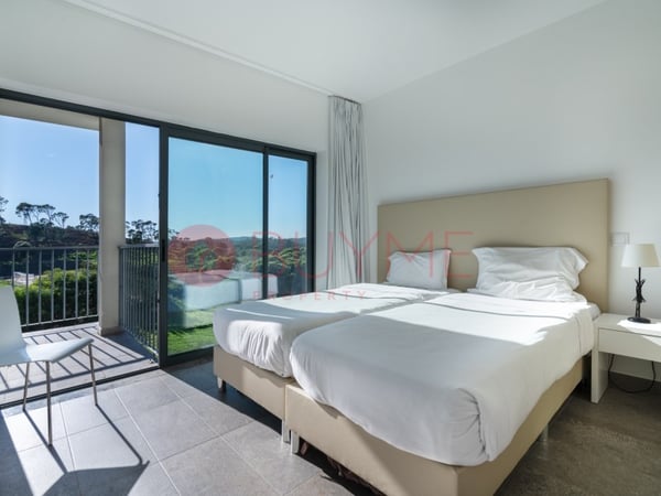 Apartment in Mexilhoeira Grande - view 1