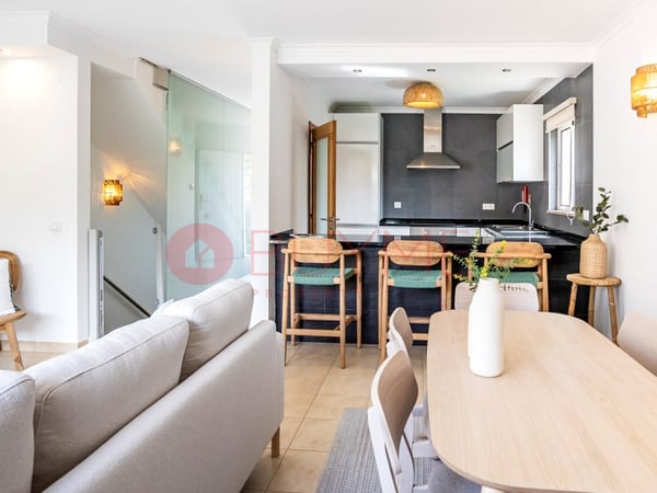 House in Lagoa - view 1