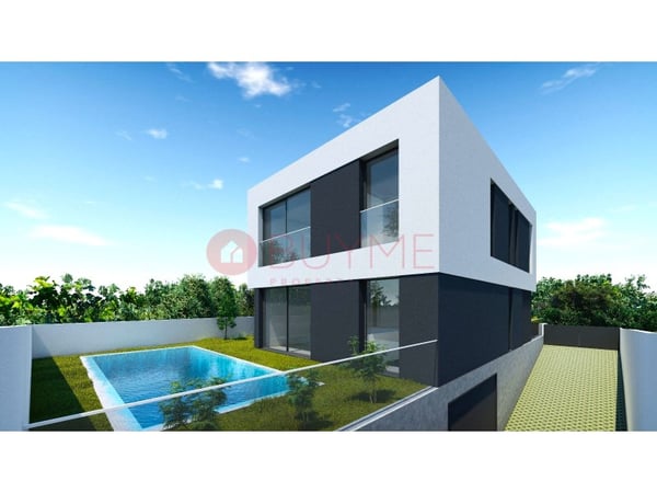 House in Guia - view 1