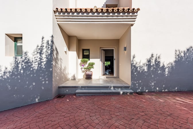 Villa in Sotogrande - view 1