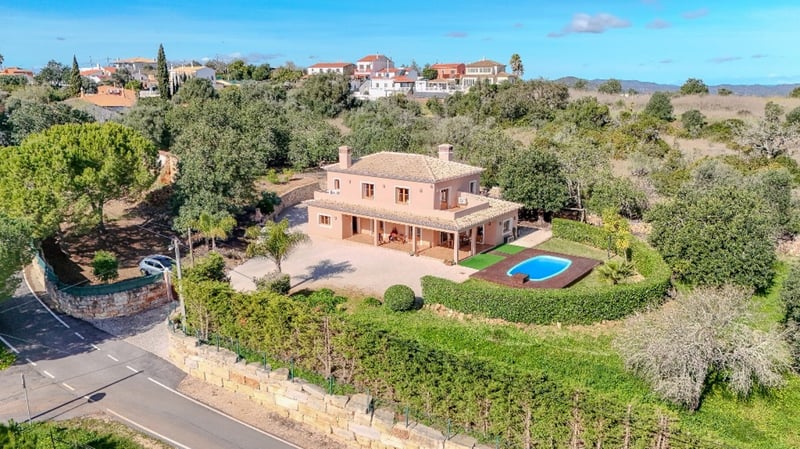 House in Sao Bartolomeu de Messines - view 1