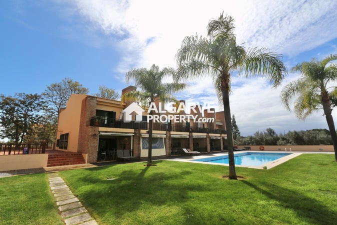 Villa in Quarteira - view 1