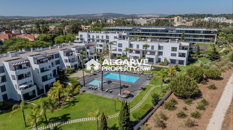 Apartment in Quarteira - view 1