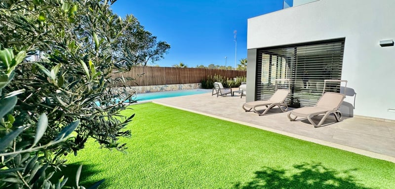 House in San Miguel de Salinas - view 1