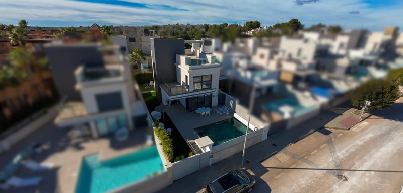 House in San Miguel de Salinas - view 1