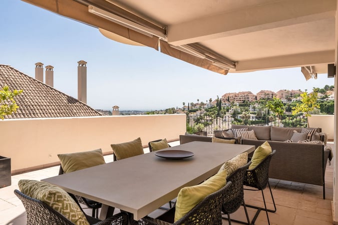 Apartment in Nueva Andalucia - view 1