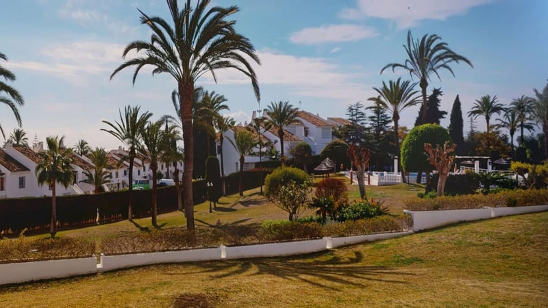 Apartment in Nueva Andalucia - view 1