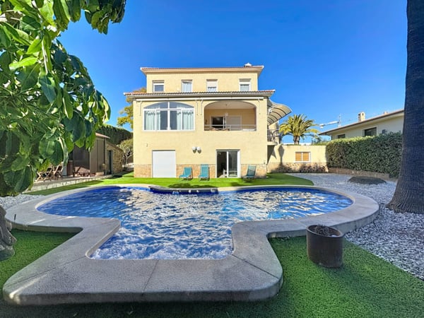 Villa in Benidorm - view 1