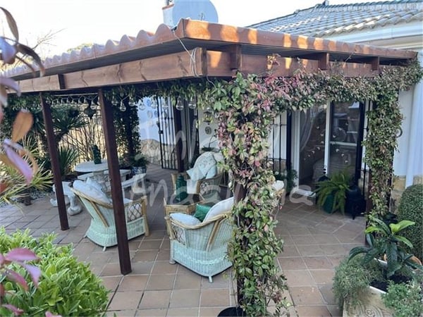 Villa in Puerto-Lopez - view 1