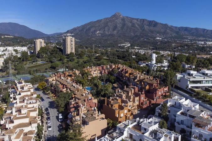 House in Nueva Andalucia - view 1