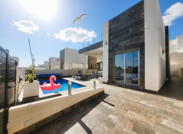 Villa in Villamartin - view 1