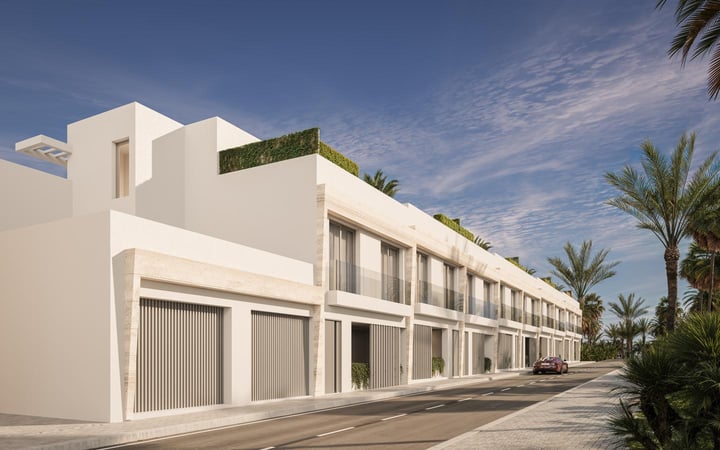 Villa in Guadalmina - view 1