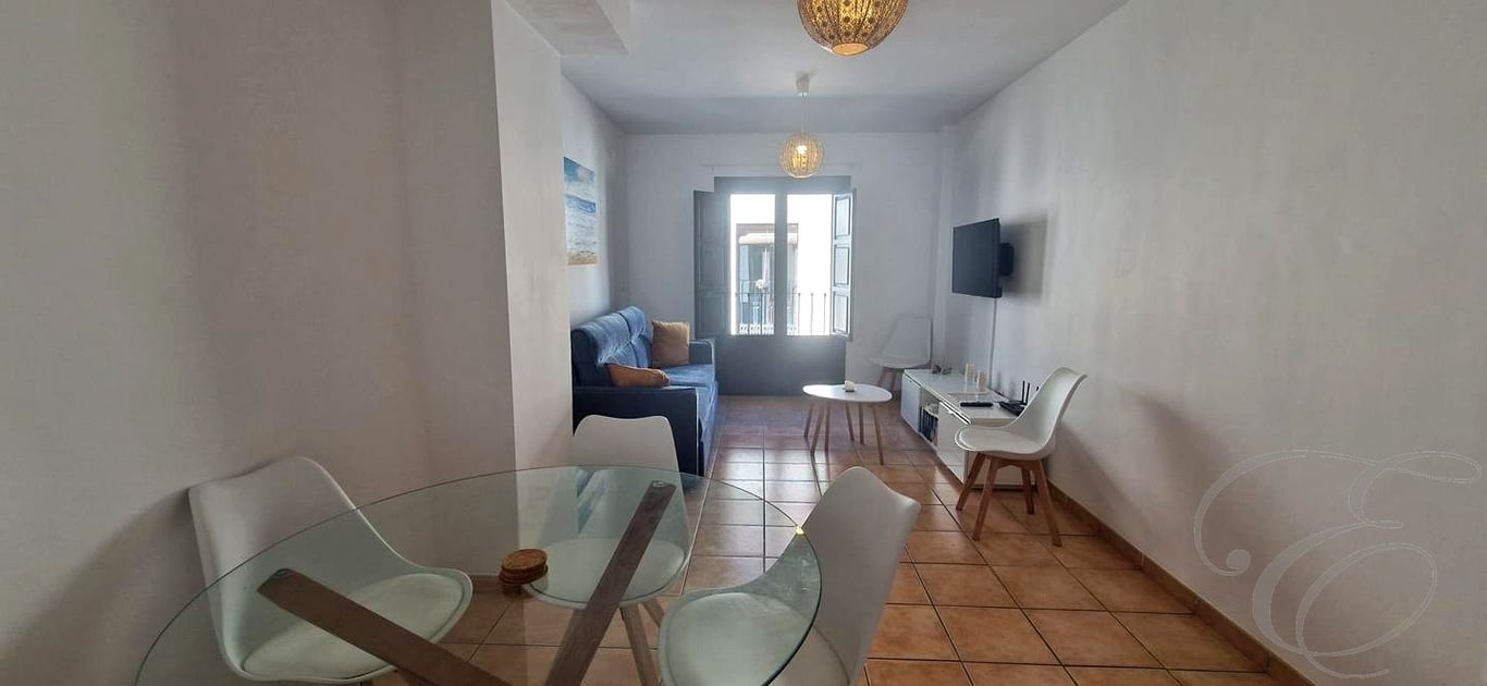 Apartment in Velez de Benaudalla - Image 3
