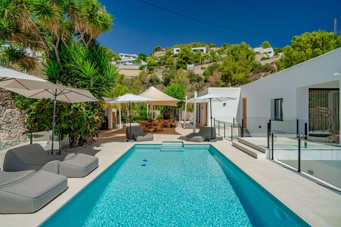 Villa in La Fustera - view 1