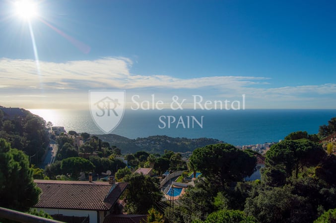 House in Lloret de Mar - view 1