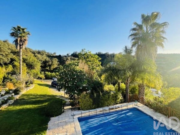 House in Estoi - view 1