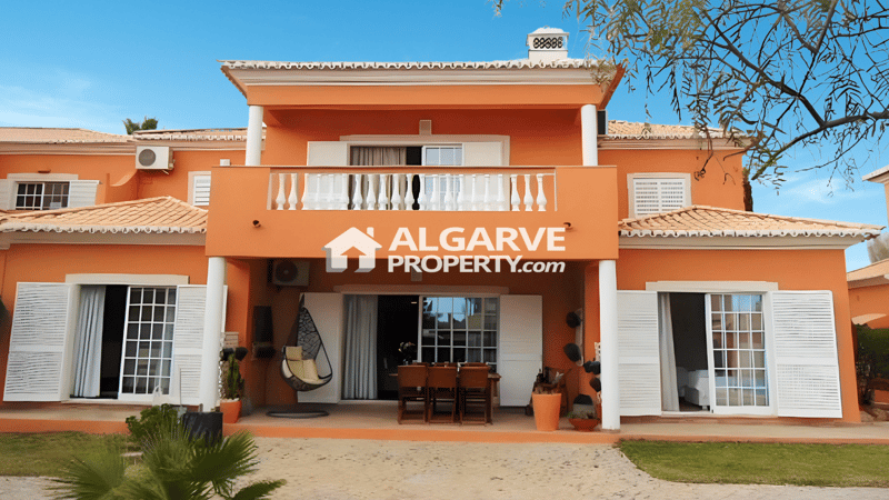 Villa in Quarteira - view 1