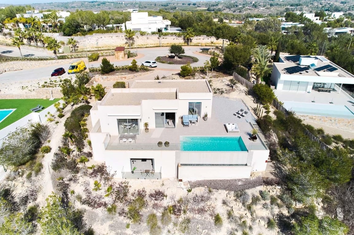 Villa in El Pinar de Campoverde - Image 3