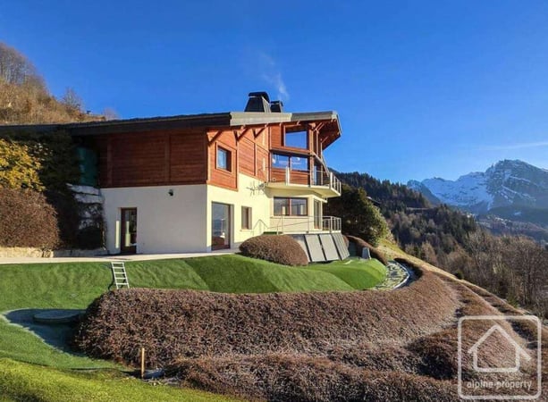 House in Verchaix - view 1