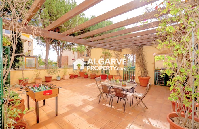 Apartment in Quarteira - view 1