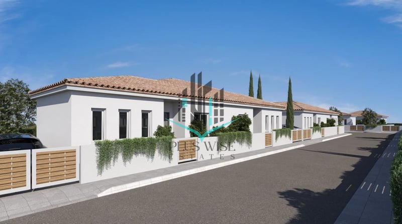 House in Frenaros - view 1