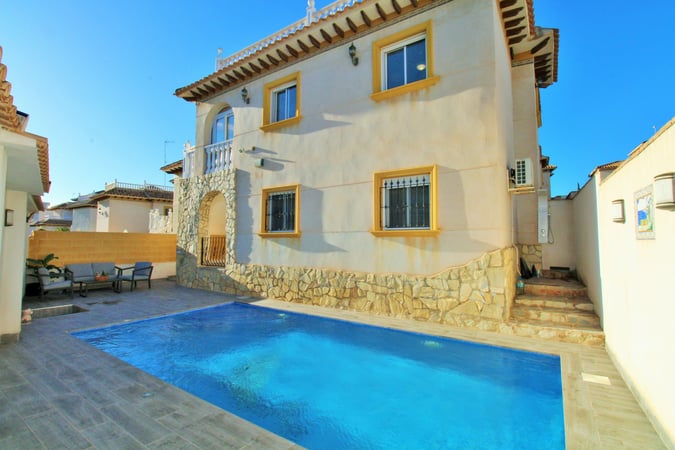 Villa in Playa Flamenca - view 1