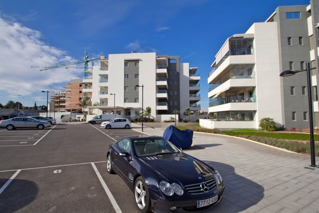 Apartment in Villamartin - view 1