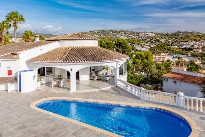 Villa in La Fustera - view 1