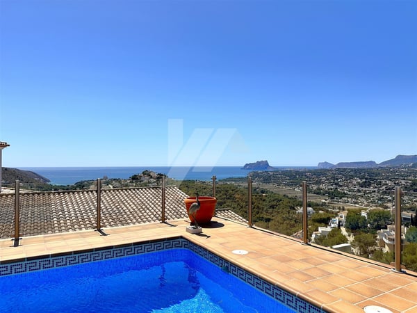 Villa in Moraira - view 1
