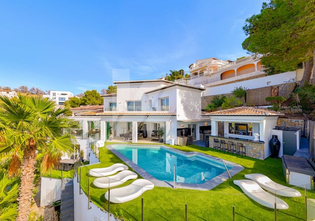 Villa in Moraira - view 1
