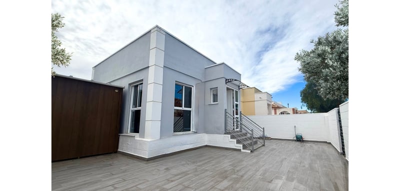 House in La Tercia - view 1