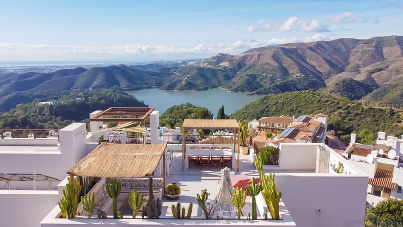 Penthouse in Istan - view 1