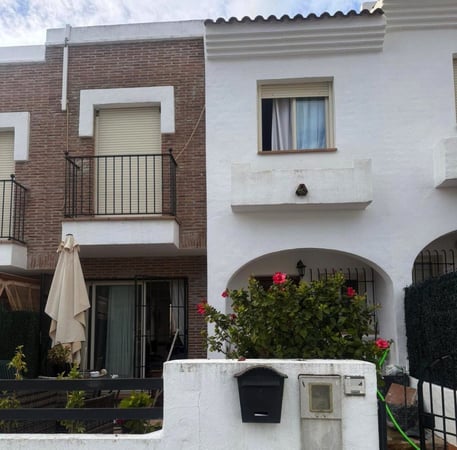 House in Benahavis - view 1