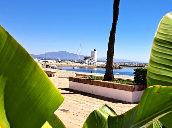 Apartment in La Duquesa - view 1