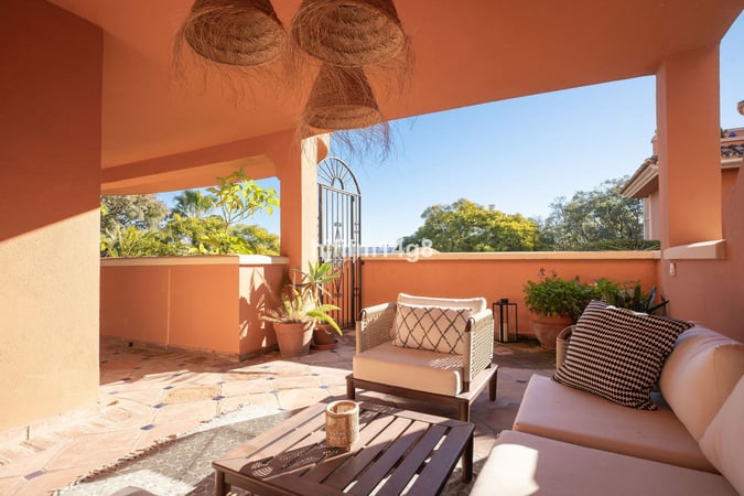 Apartment in Nueva Andalucia - view 1