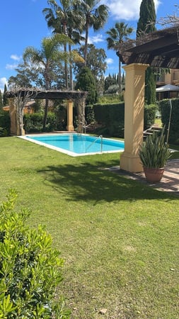 Villa in Sotogrande - view 1